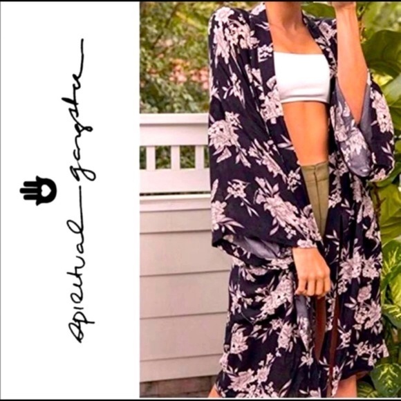Spiritual Gangster Black and White Maya Floral Kimono OS NWOT - Picture 8 of 8